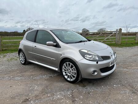 RENAULT CLIO 2.0 VVT Renaultsport 