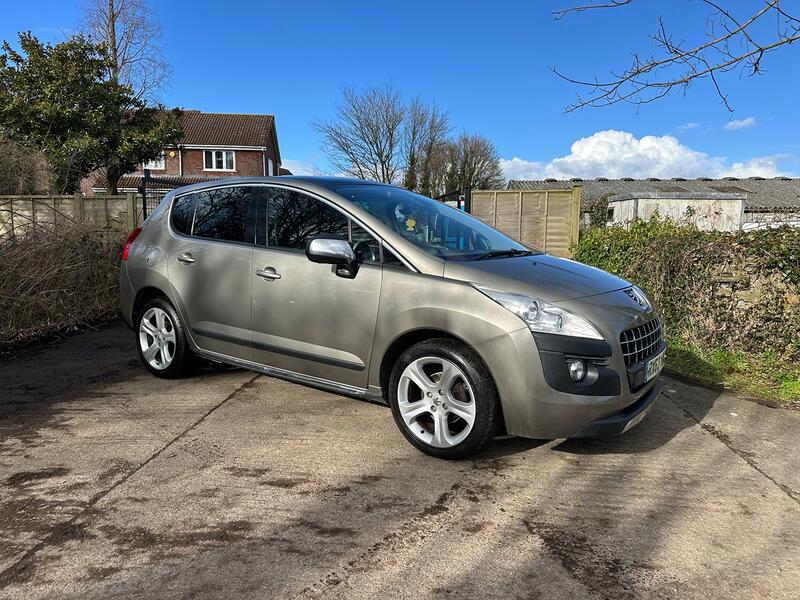 PEUGEOT 3008 1.6 HDi Allure