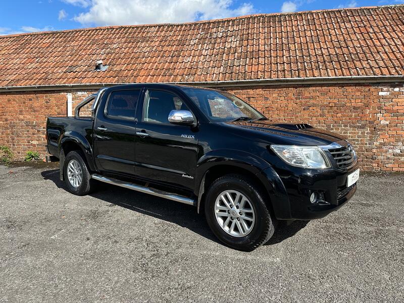 TOYOTA HILUX 3.0 D-4D Invincible