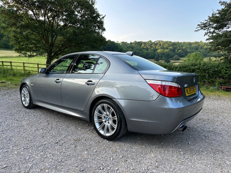 BMW 5 SERIES