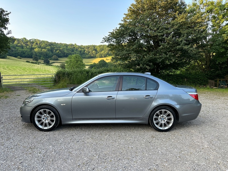 BMW 5 SERIES