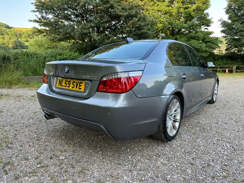 BMW 5 SERIES