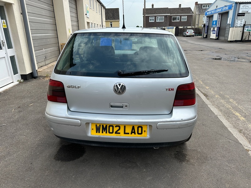 VOLKSWAGEN GOLF
