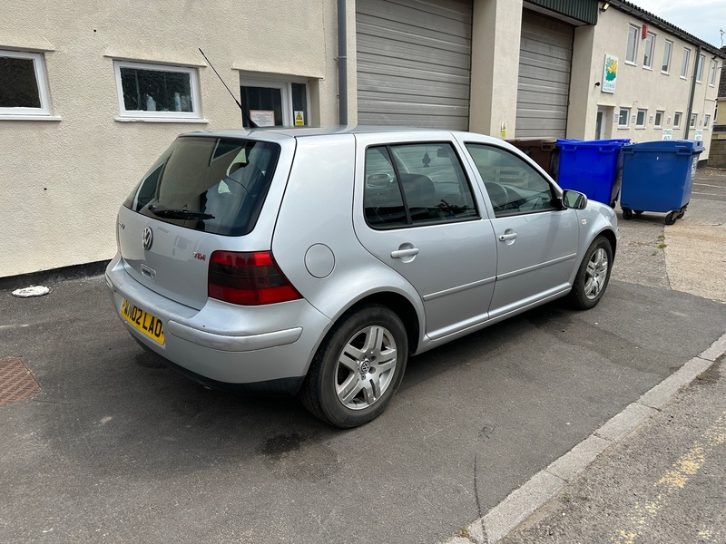 VOLKSWAGEN GOLF