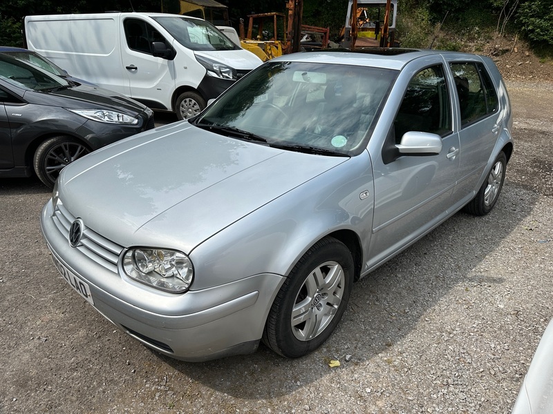 VOLKSWAGEN GOLF